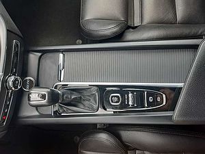 Volvo  D4 Geartronic Momentum Pro #Standheiz #BLIS